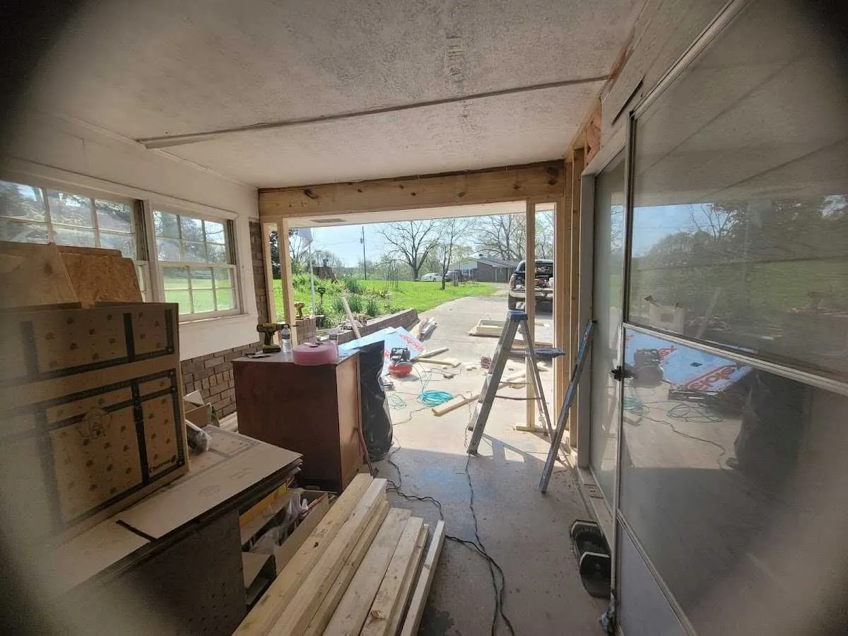 Air movers and dehumidifier for Water Mitigation Services in Jessup